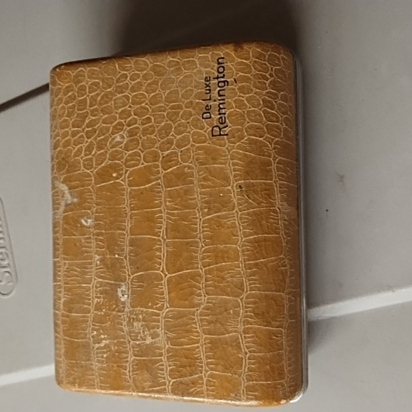 Old Vintage REMINGTON DeLUXE Electric Shaver in Original Box - Picture 12 of 13